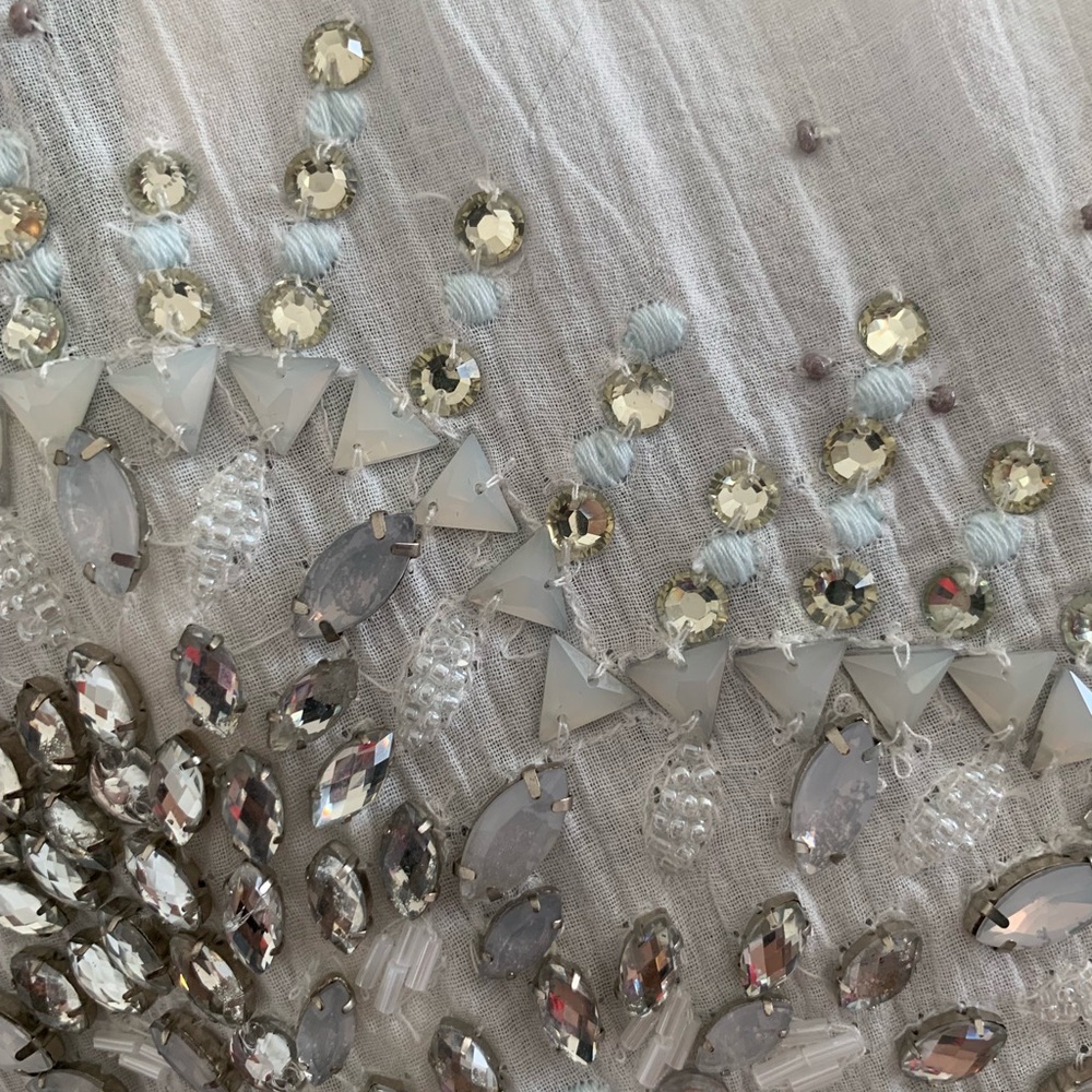 White batwing hand beaded top - Picture 9 of 9